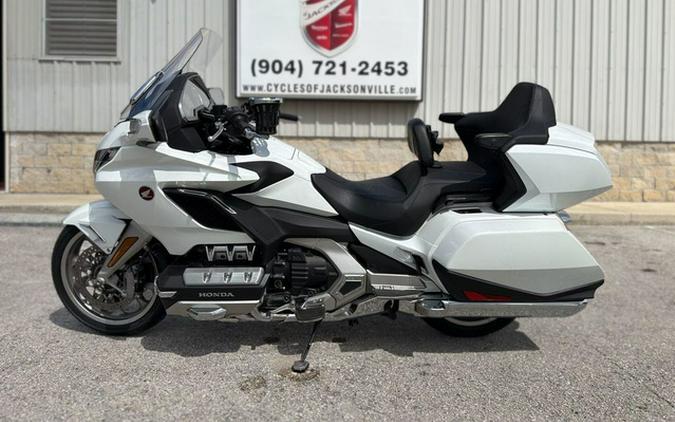2018 Honda Gold Wing Tour Pearl White Tour Candy Ardent Red