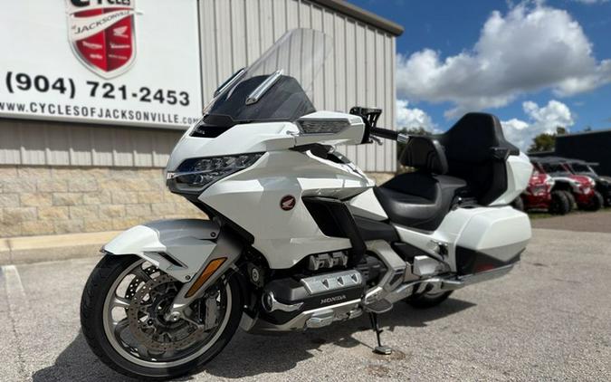 2018 Honda Gold Wing Tour Pearl White Tour Candy Ardent Red
