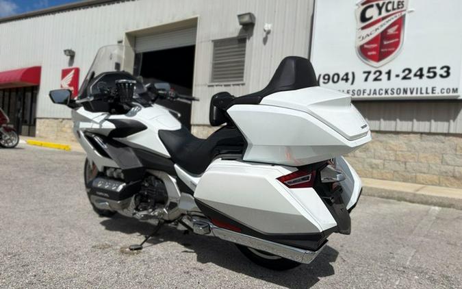 2018 Honda Gold Wing Tour Pearl White Tour Candy Ardent Red