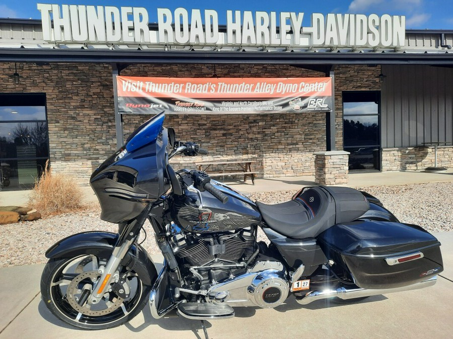 2026 Harley-Davidson® Street Glide® Midnight Ember Chrome Trim