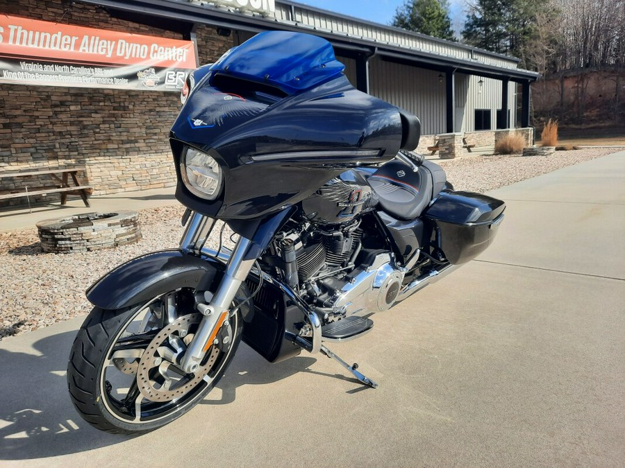 2026 Harley-Davidson® Street Glide® Midnight Ember Chrome Trim