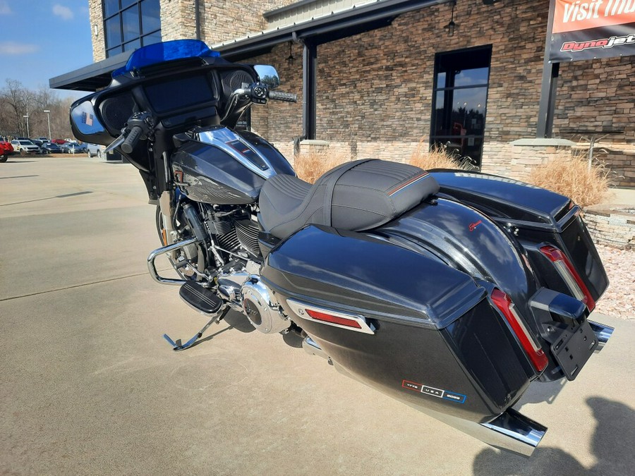 2026 Harley-Davidson® Street Glide® Midnight Ember Chrome Trim