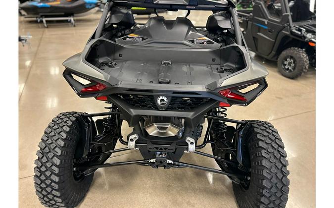 2026 MAVERICK R X RC - Can-Am