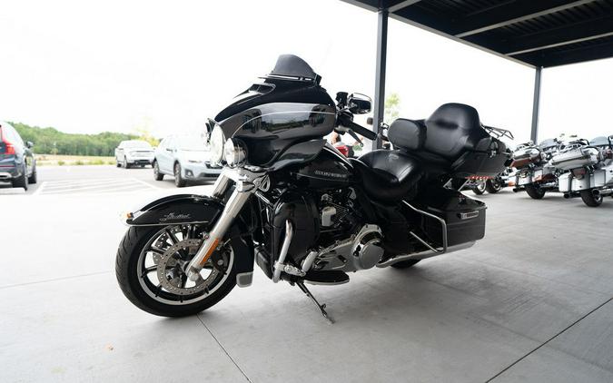 2012 Harley-Davidson® FLHTCU103