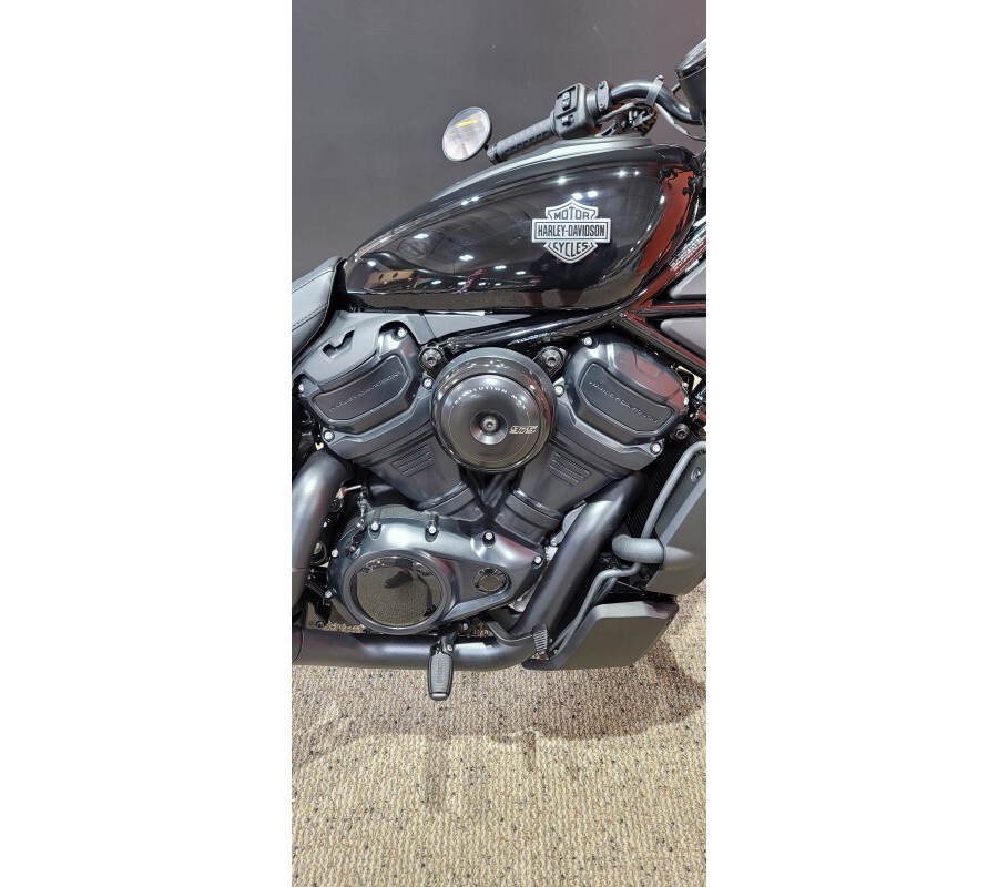 RH975 2025 Nightster™