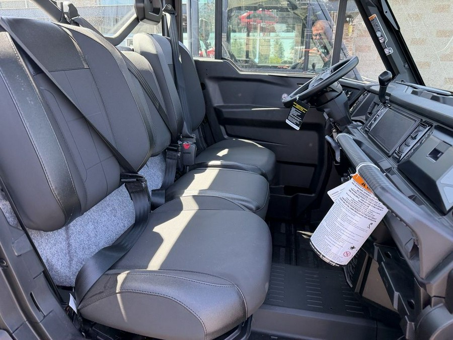 2026 Can-Am® Defender XT CAB HD11
