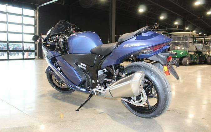 2027 Suzuki GSX1300RRZM7