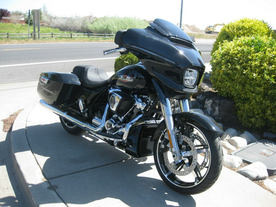 2024 Harley-Davidson Street Glide® Vivid Black