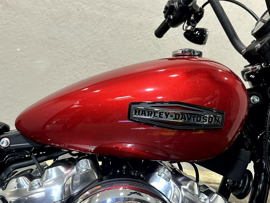 2026 Harley-Davidson® Street Bob® BRILLIANT RED