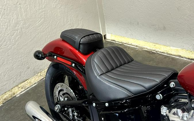2026 Harley-Davidson® Street Bob® BRILLIANT RED