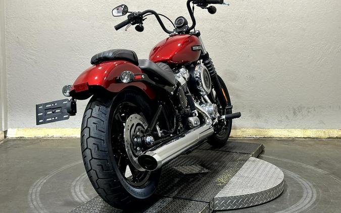 2026 Harley-Davidson® Street Bob® BRILLIANT RED