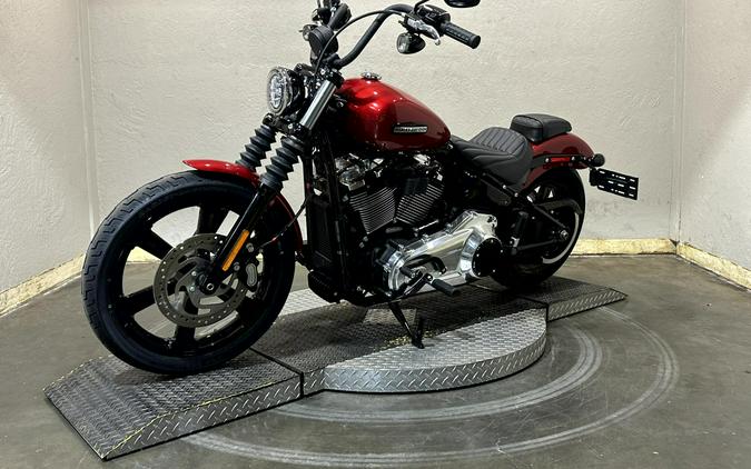 2026 Harley-Davidson® Street Bob® BRILLIANT RED