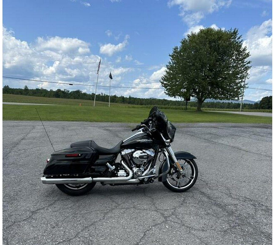 2014 Harley-Davidson® Street Glide® Special Vivid Black Chrome Cast Wheels