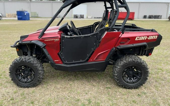 2018 Can-Am Commander XT 1000R Intense Red