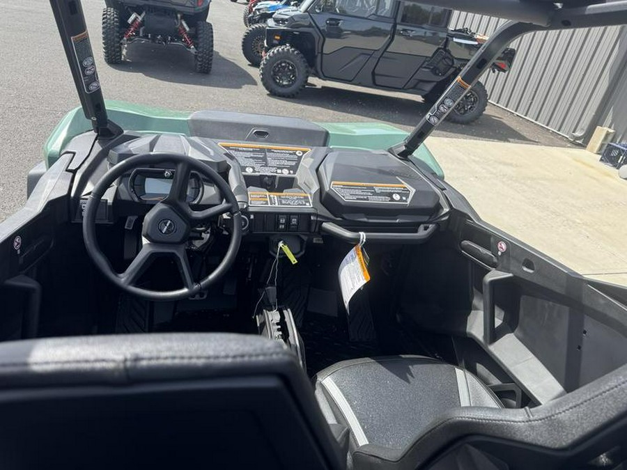 2026 Can-Am® Commander DPS 1000R