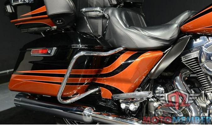 2015 Harley-Davidson FLTRUSE - CVO™ Road Glide® Ultra
