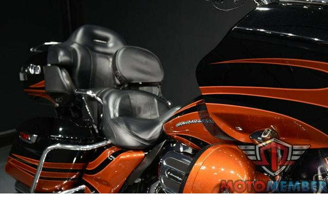 2015 Harley-Davidson FLTRUSE - CVO™ Road Glide® Ultra