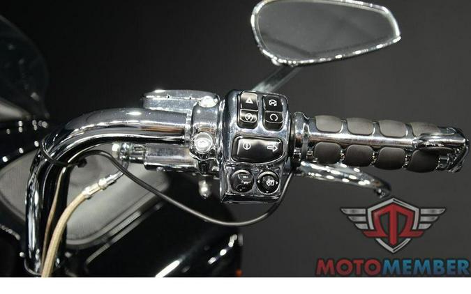 2015 Harley-Davidson FLTRUSE - CVO™ Road Glide® Ultra
