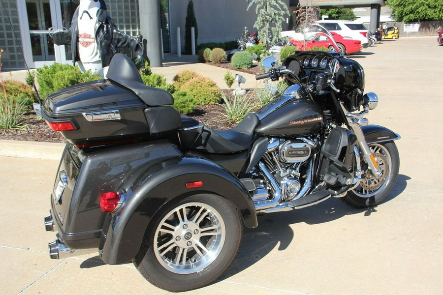 2019 Harley-Davidson® FLHTCUTG - Tri Glide® Ultra