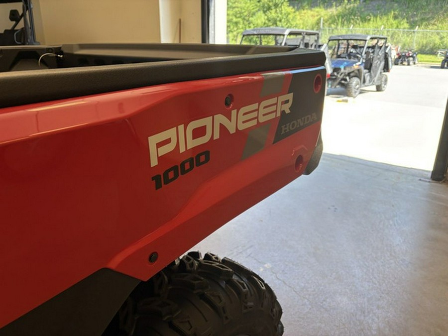 2025 Honda Pioneer 1000-6 Deluxe Crew