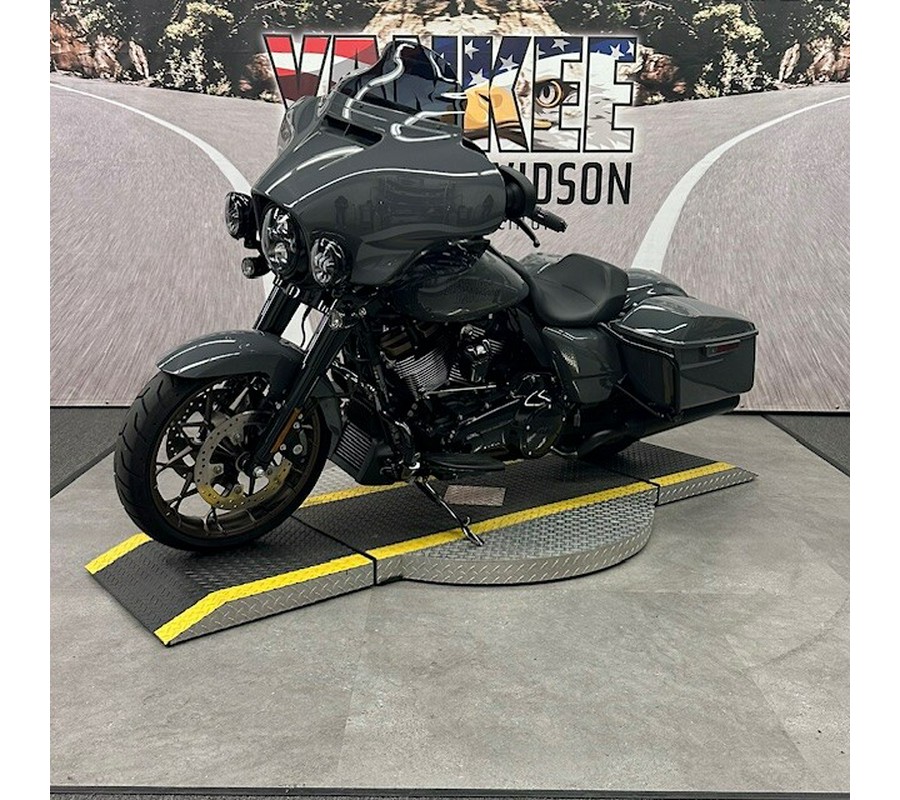 2022 FLHXST Street Glide ST