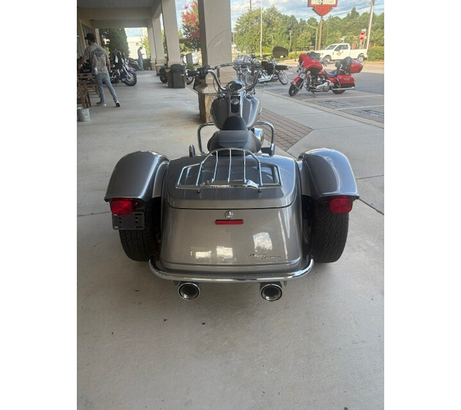 2017 Harley-Davidson® Freewheeler® Billet Silver