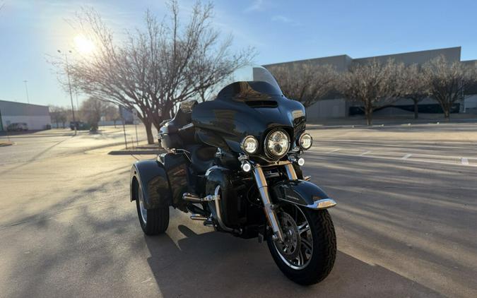 2020 Harley-Davidson® Tri Glide® Ultra Spruce