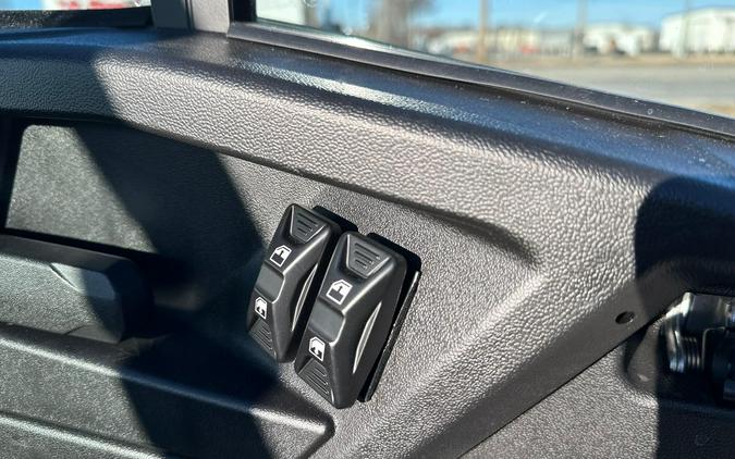 2026 Can-Am Defender DPS CAB HD10