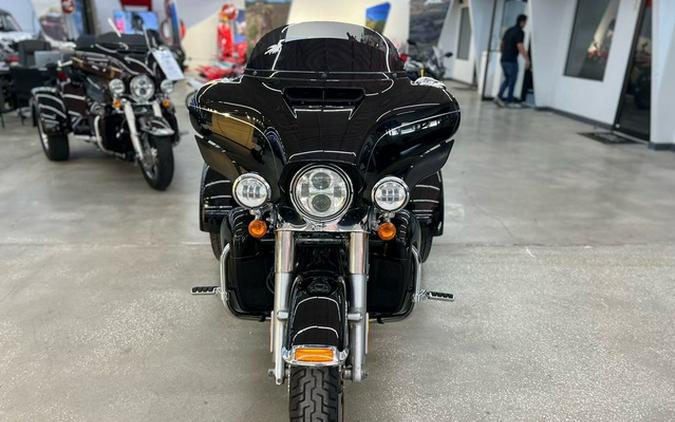 2017 Harley-Davidson Trike FLHTCUTG - Tri Glide Ultra