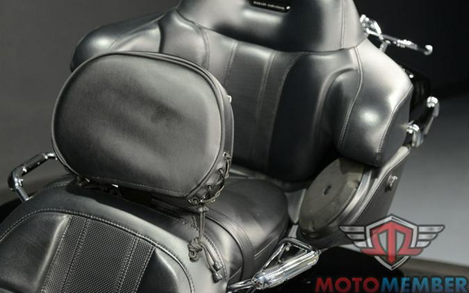 2015 Harley-Davidson FLTRUSE - CVO Road Glide Ultra