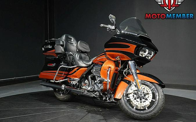 2015 Harley-Davidson FLTRUSE - CVO Road Glide Ultra