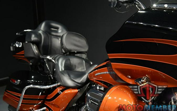 2015 Harley-Davidson FLTRUSE - CVO Road Glide Ultra