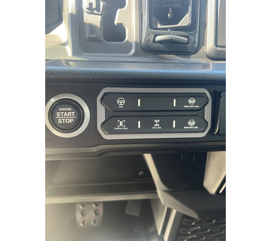 2027 Can-AM Defender XU MAX XT CAB HD10