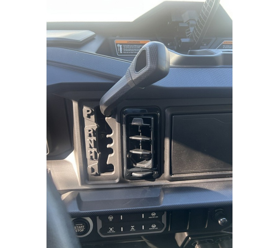 2027 Can-AM Defender XU MAX XT CAB HD10