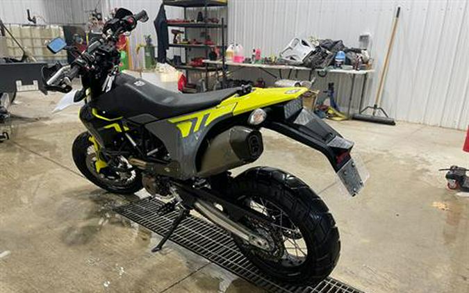 2023 Husqvarna 701 Supermoto