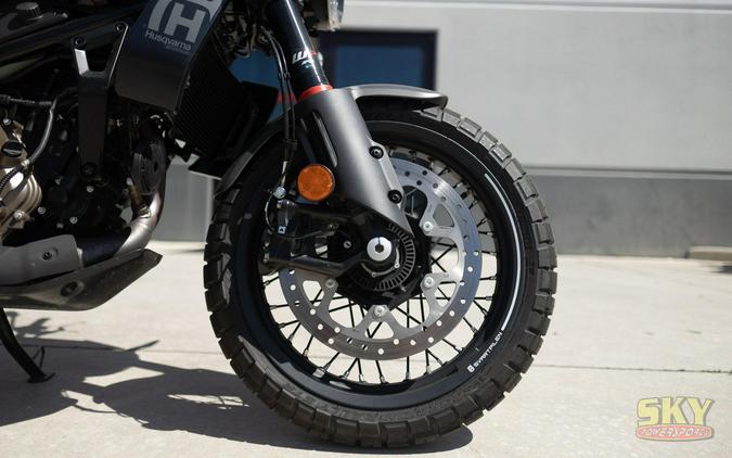 2024 HUSQVARNA Svartpilen 401