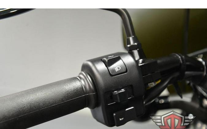 2015 Yamaha Bolt™ R-Spec