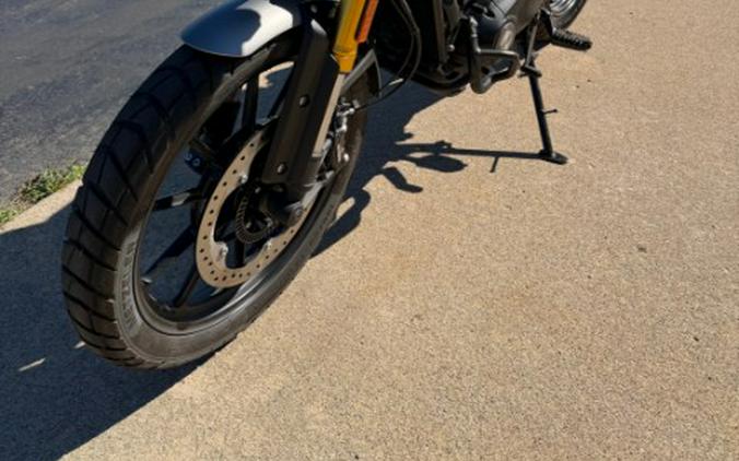 2024 TRIUMPH SCRAMBLER 400 X