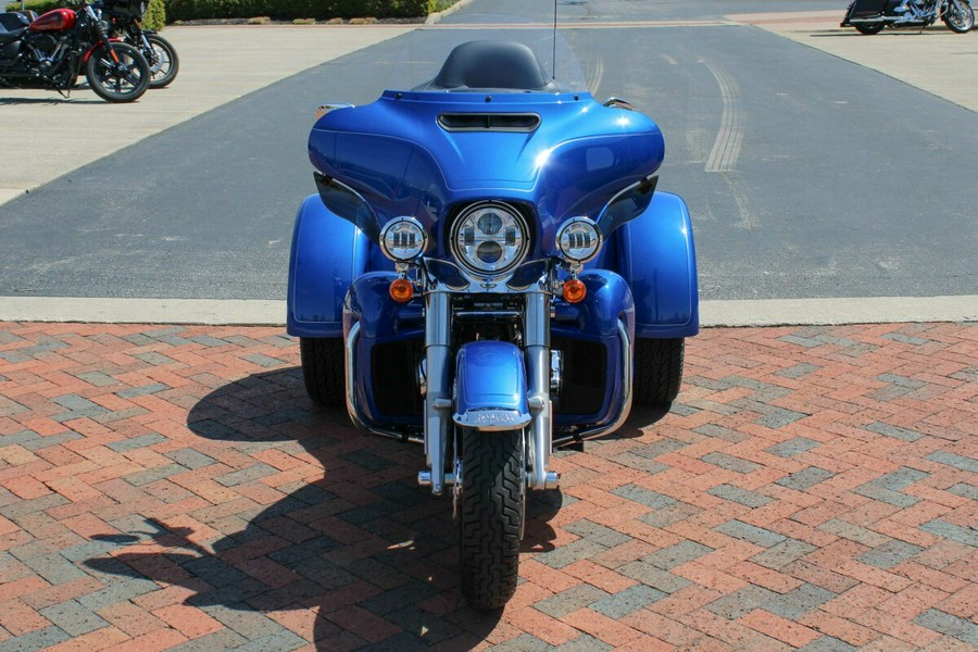 2024 Harley-Davidson Tri Glide Ultra Trike FLHTCUTG