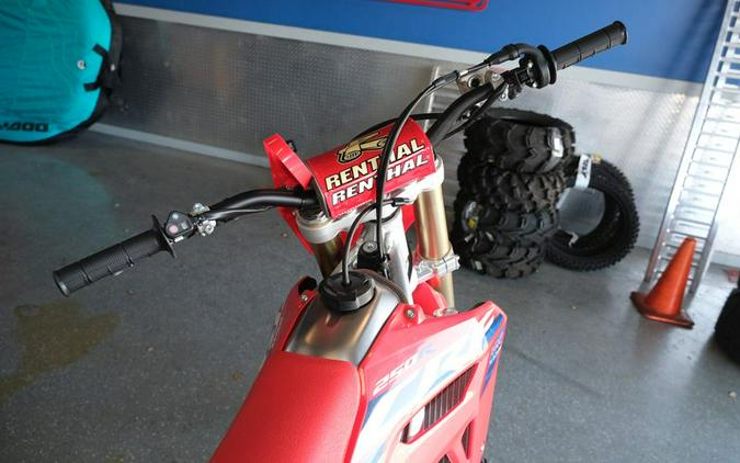 New 2024 HONDA CRF 250R RED