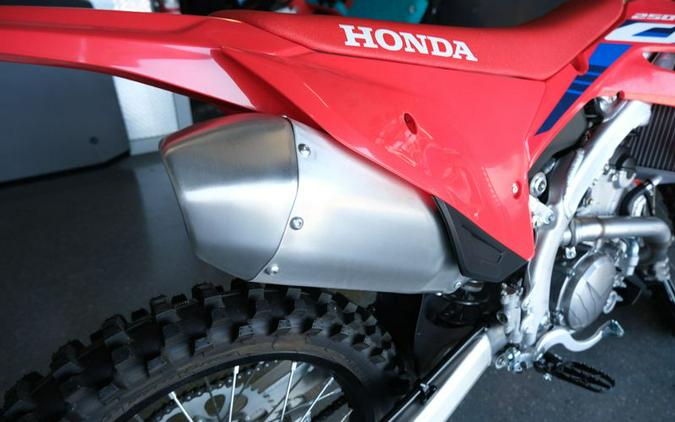 New 2024 HONDA CRF 250R RED