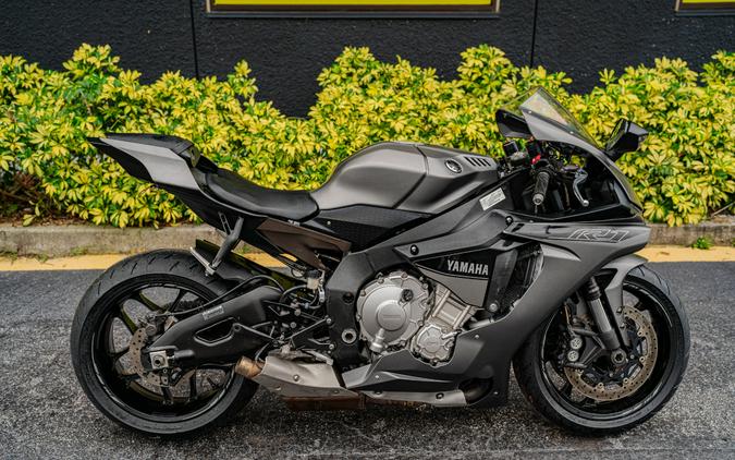 2016 Yamaha YZF-R1