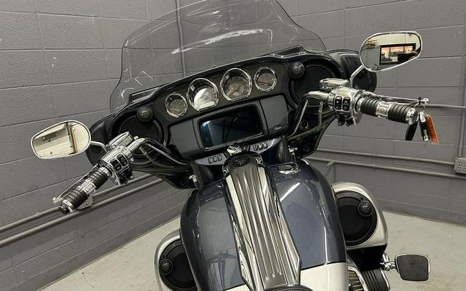 2019 Harley-Davidson® FLHXSE - CVO™ Street Glide®