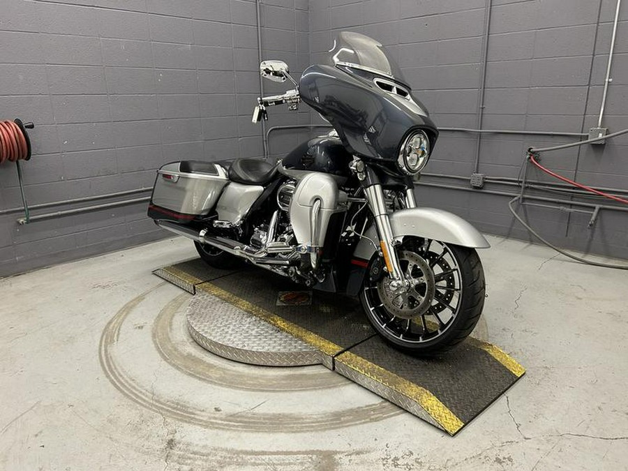2019 Harley-Davidson® FLHXSE - CVO™ Street Glide®
