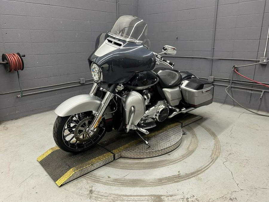 2019 Harley-Davidson® FLHXSE - CVO™ Street Glide®
