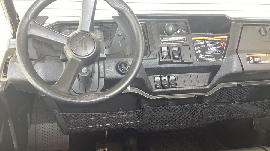 2025 Honda Pioneer 1000-6 Crew Deluxe