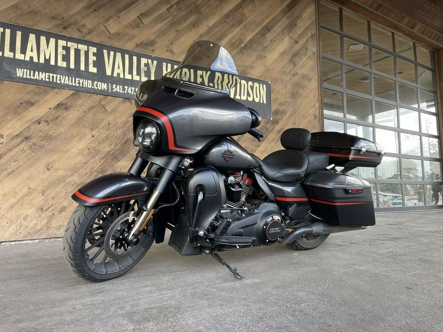 2018 Harley-Davidson Street Glide® CVO™ Street Glide®