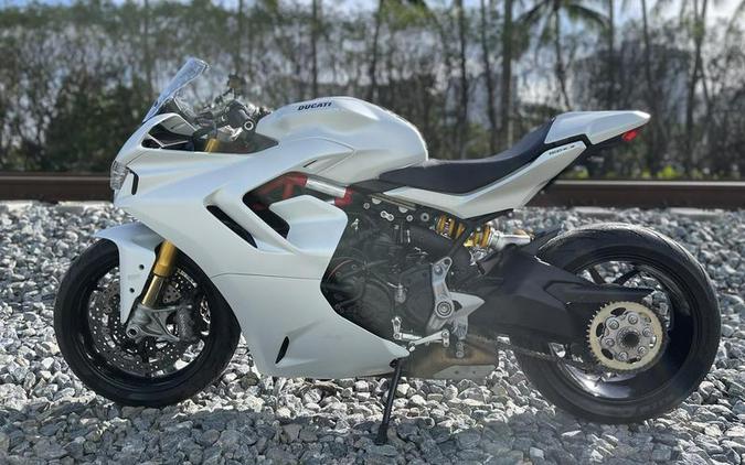 2021 Ducati SuperSport 950 S White Silk fairing