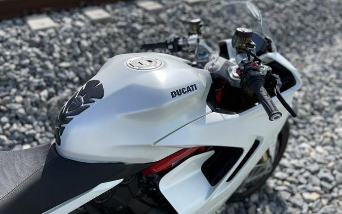 2021 Ducati SuperSport 950 S White Silk fairing