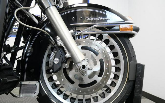 2013 Harley-Davidson® FLHTCU - Electra Glide® Ultra Classic®